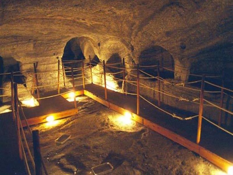 katakomves